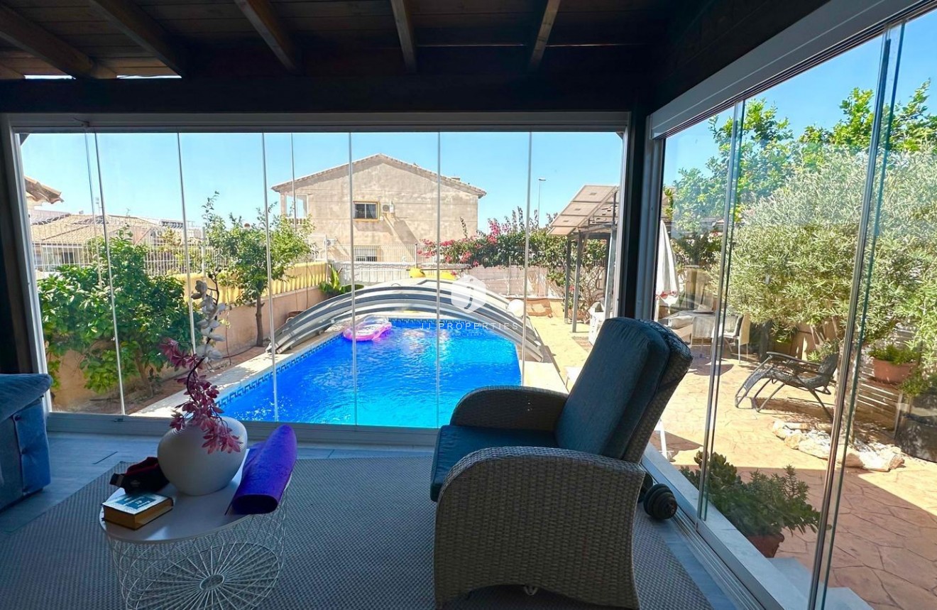 Resale - Villa -
Orihuela Costa - La Regia