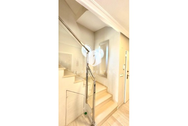 Resale - Villa -
Orihuela Costa - La Regia