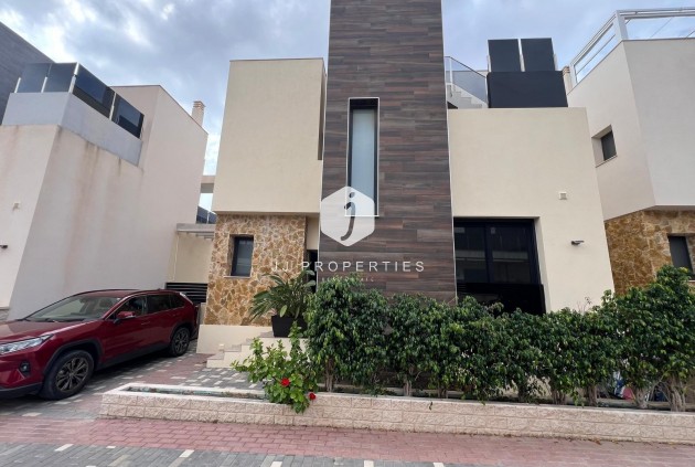 Resale - Villa -
Orihuela Costa - Lomas de Cabo Roig