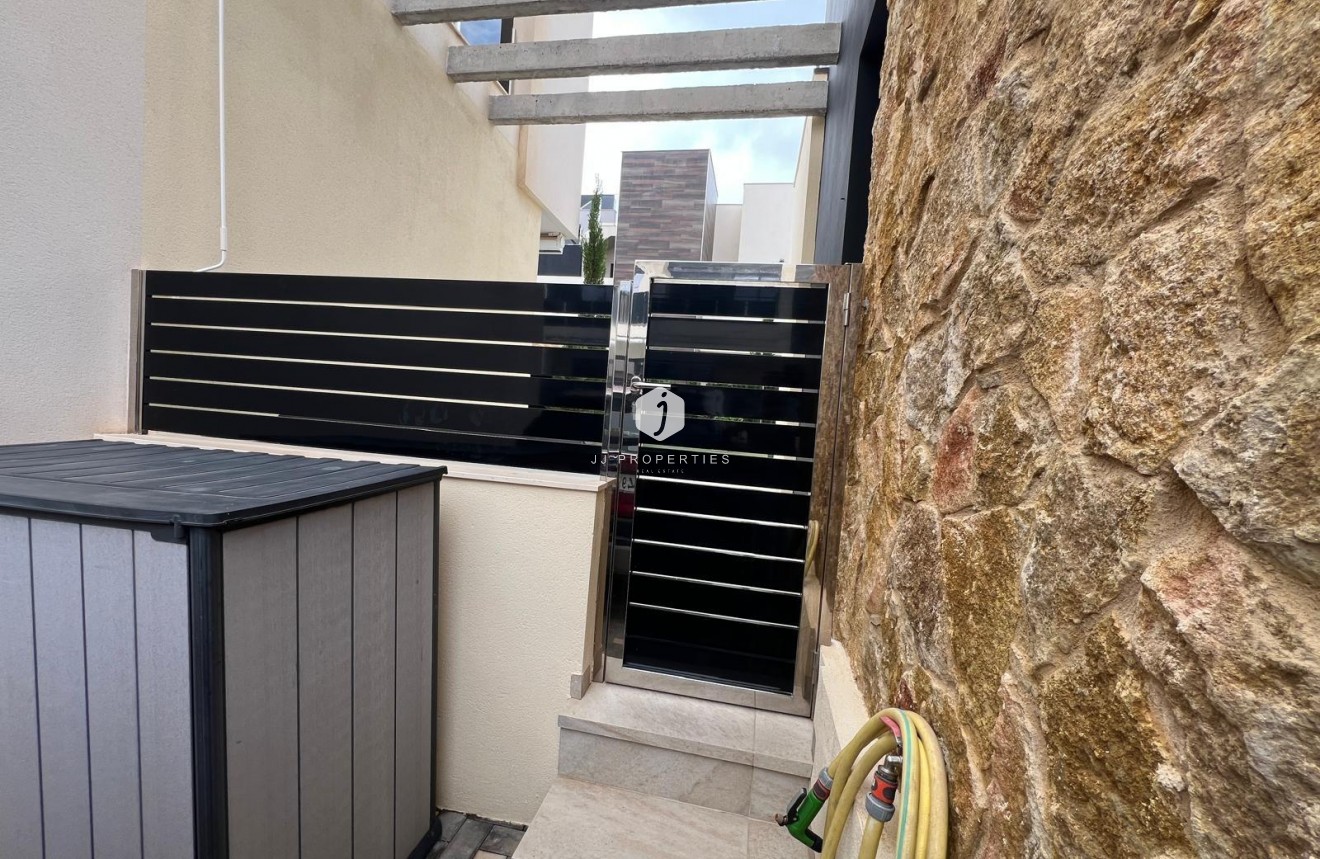 Resale - Villa -
Orihuela Costa - Lomas de Cabo Roig