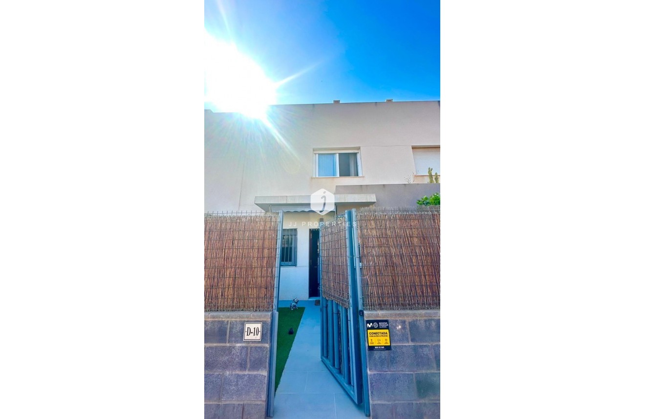 Resale - Chalet -
Torrevieja - aguas nuevas