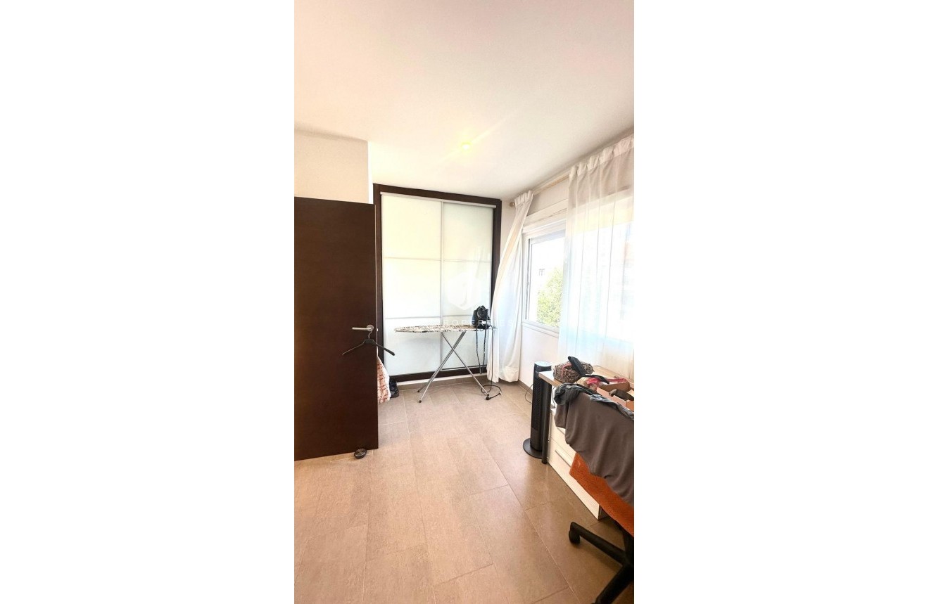 Resale - Chalet -
Torrevieja - aguas nuevas