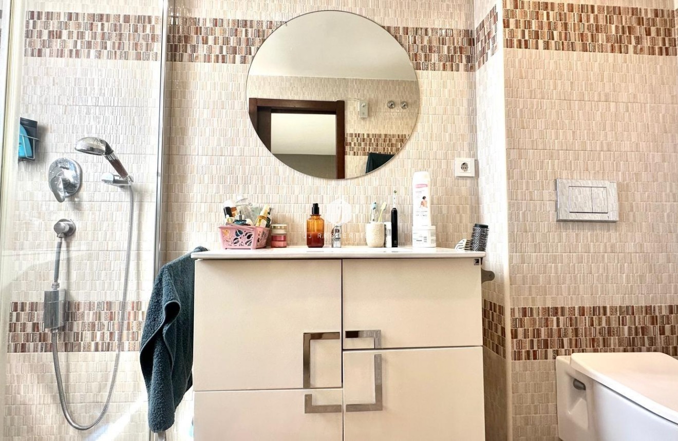 Resale - Chalet -
Torrevieja - aguas nuevas