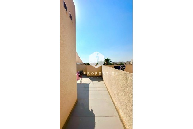 Resale - Chalet -
Torrevieja - aguas nuevas