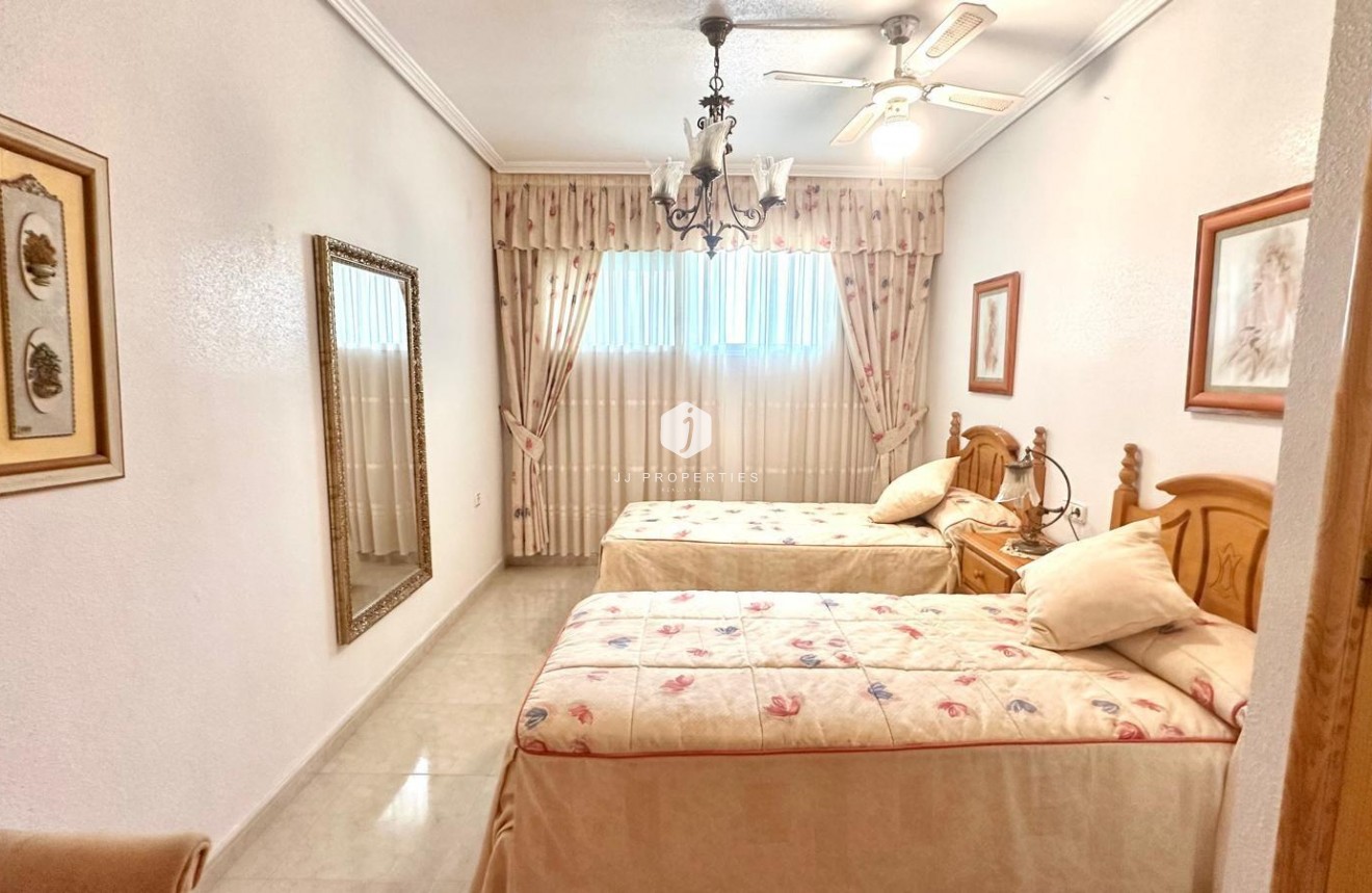 D'occasion - Attique -
Torrevieja - Centro