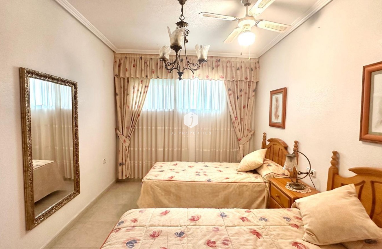 D'occasion - Attique -
Torrevieja - Centro