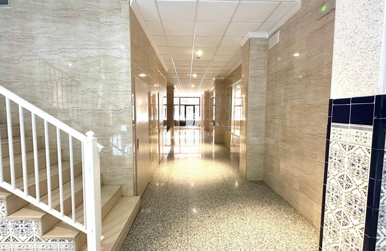 D'occasion - Attique -
Torrevieja - Centro