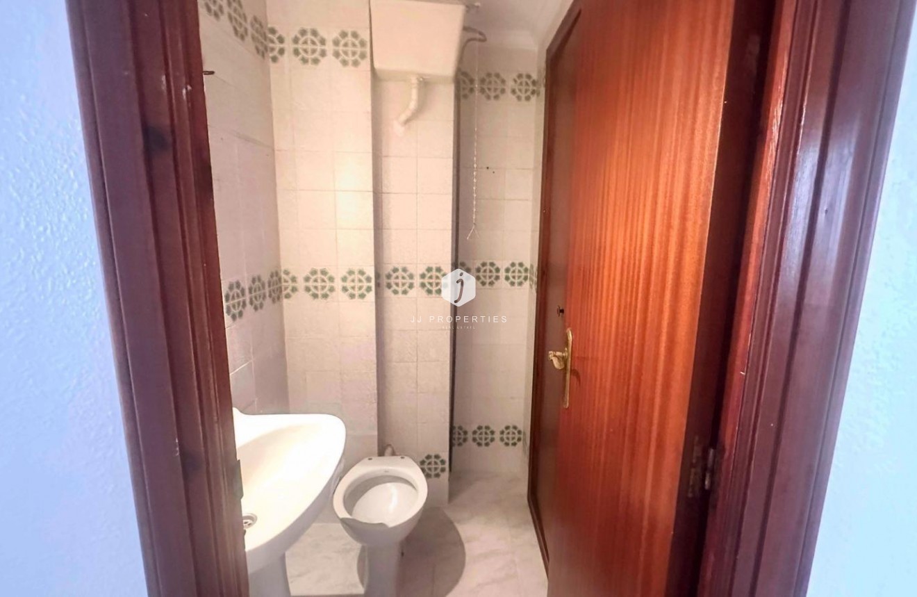 Resale - Apartment / flat -
Torrevieja - Estacion de autobuses