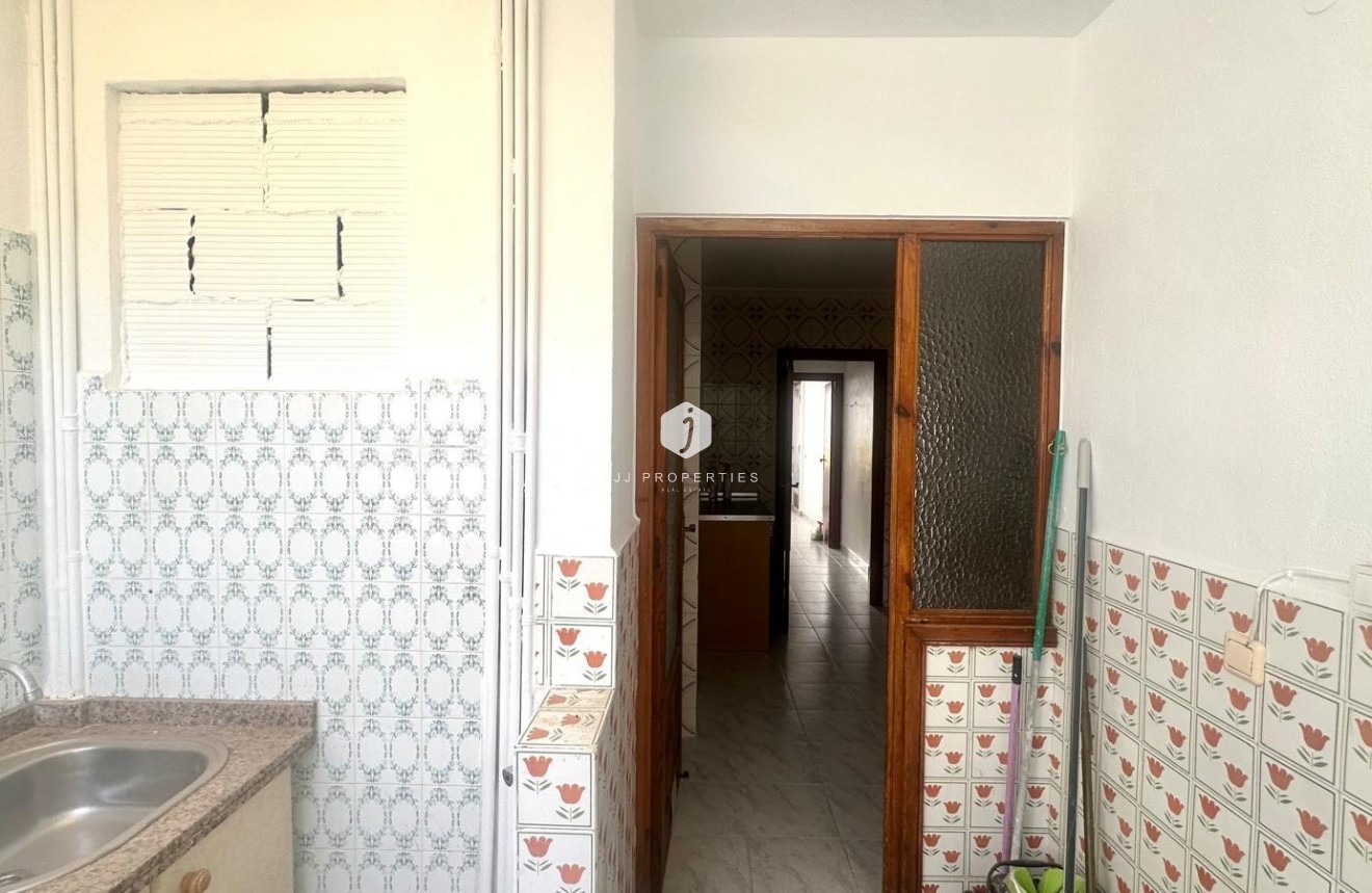 Resale - Apartment / flat -
Torrevieja - Estacion de autobuses