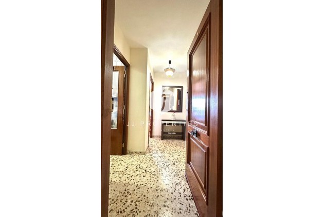 Resale - Apartment / flat -
Torrevieja - Punta prima