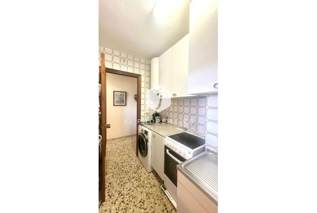 Resale - Apartment / flat -
Torrevieja - Punta prima