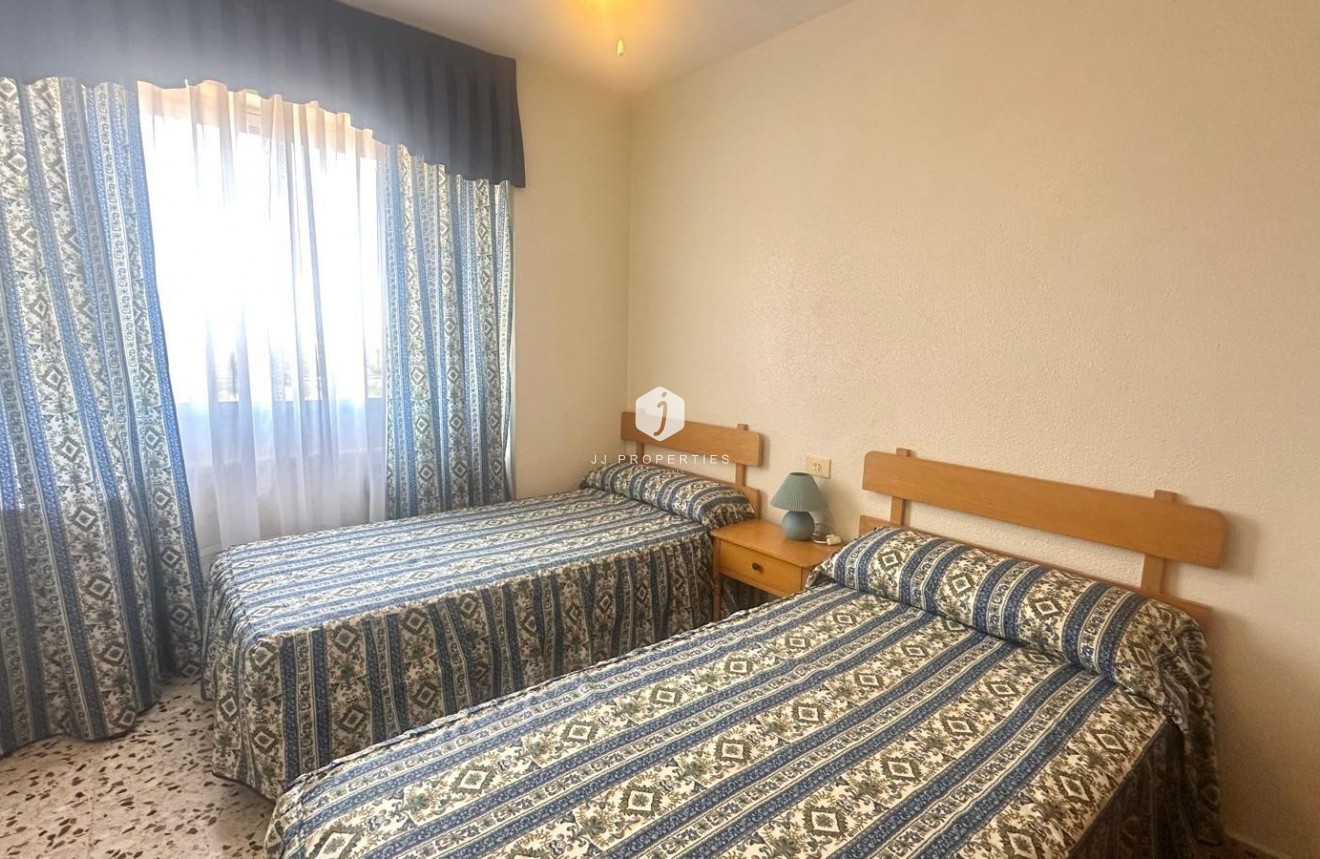 Resale - Apartment / flat -
Torrevieja - Punta prima