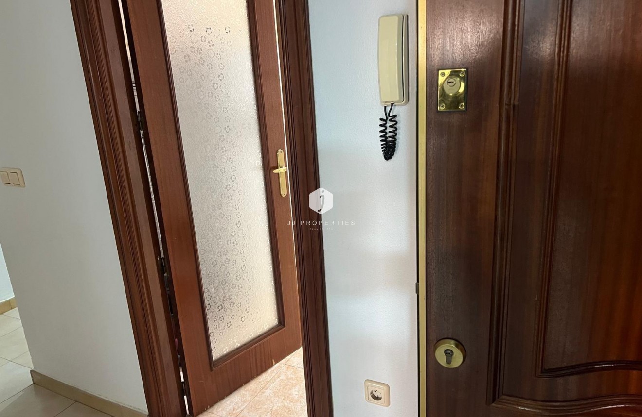 Resale - Apartment / flat -
Torrevieja - Playa del Cura