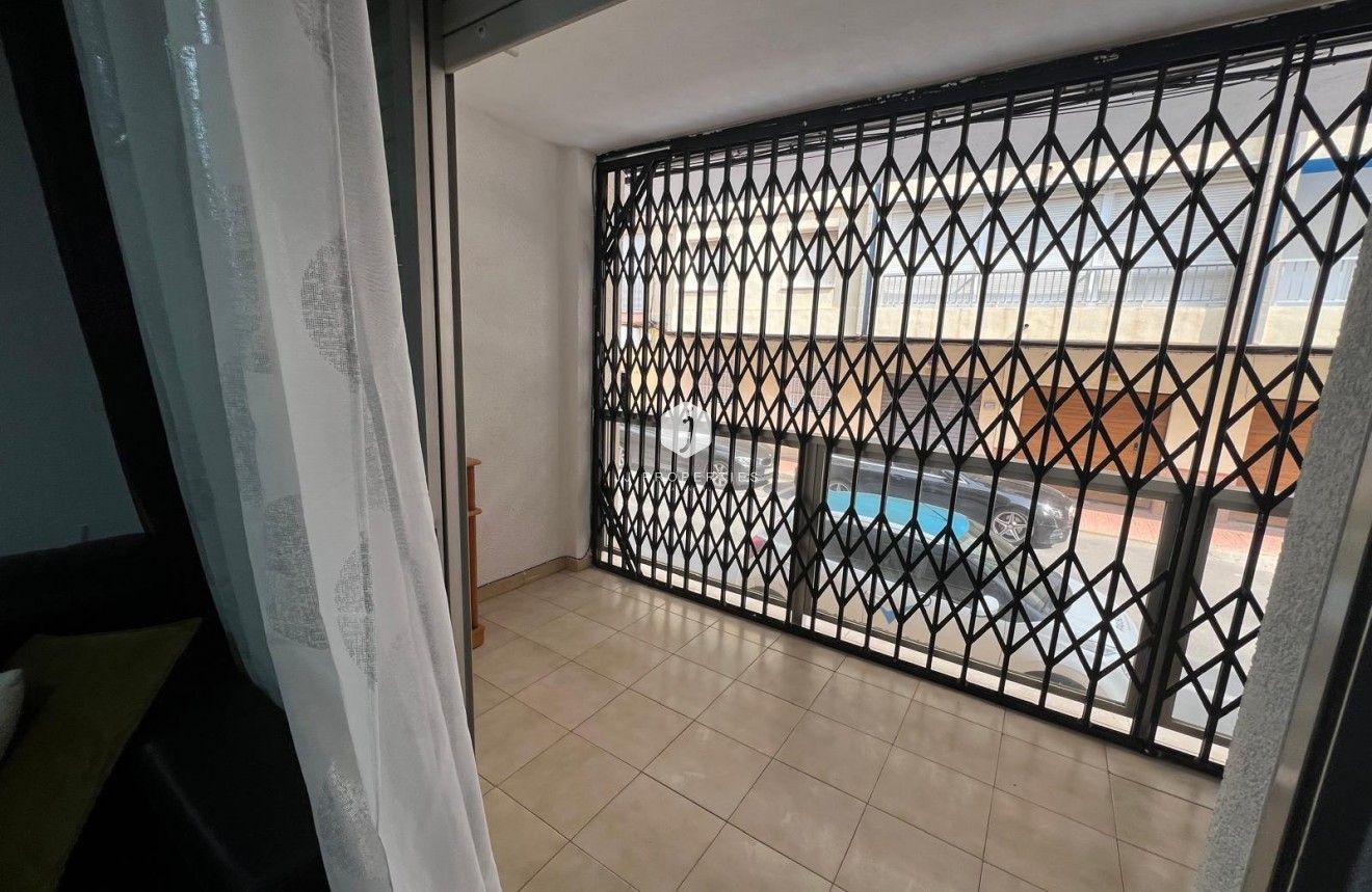Resale - Apartment / flat -
Torrevieja - Playa del Cura