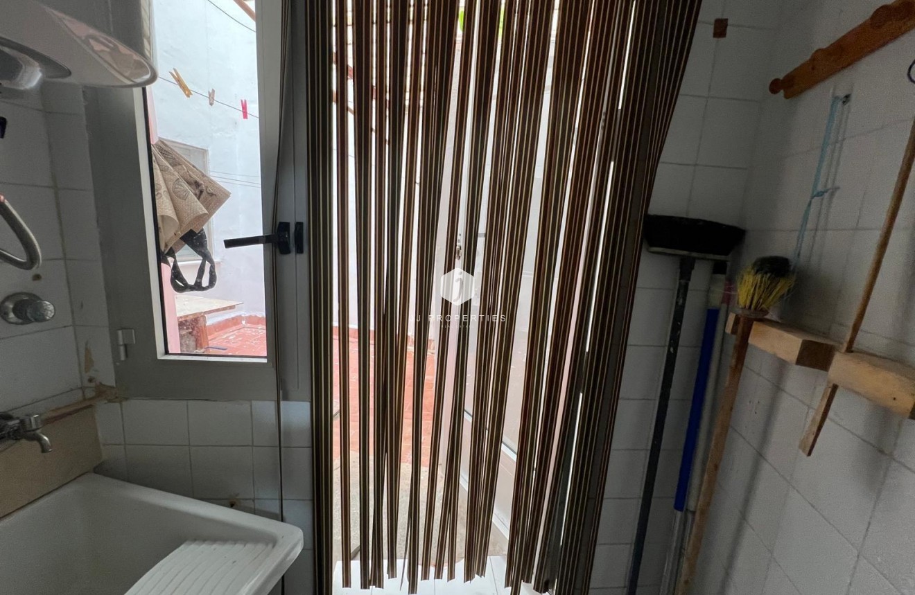 Resale - Apartment / flat -
Torrevieja - Playa del Cura