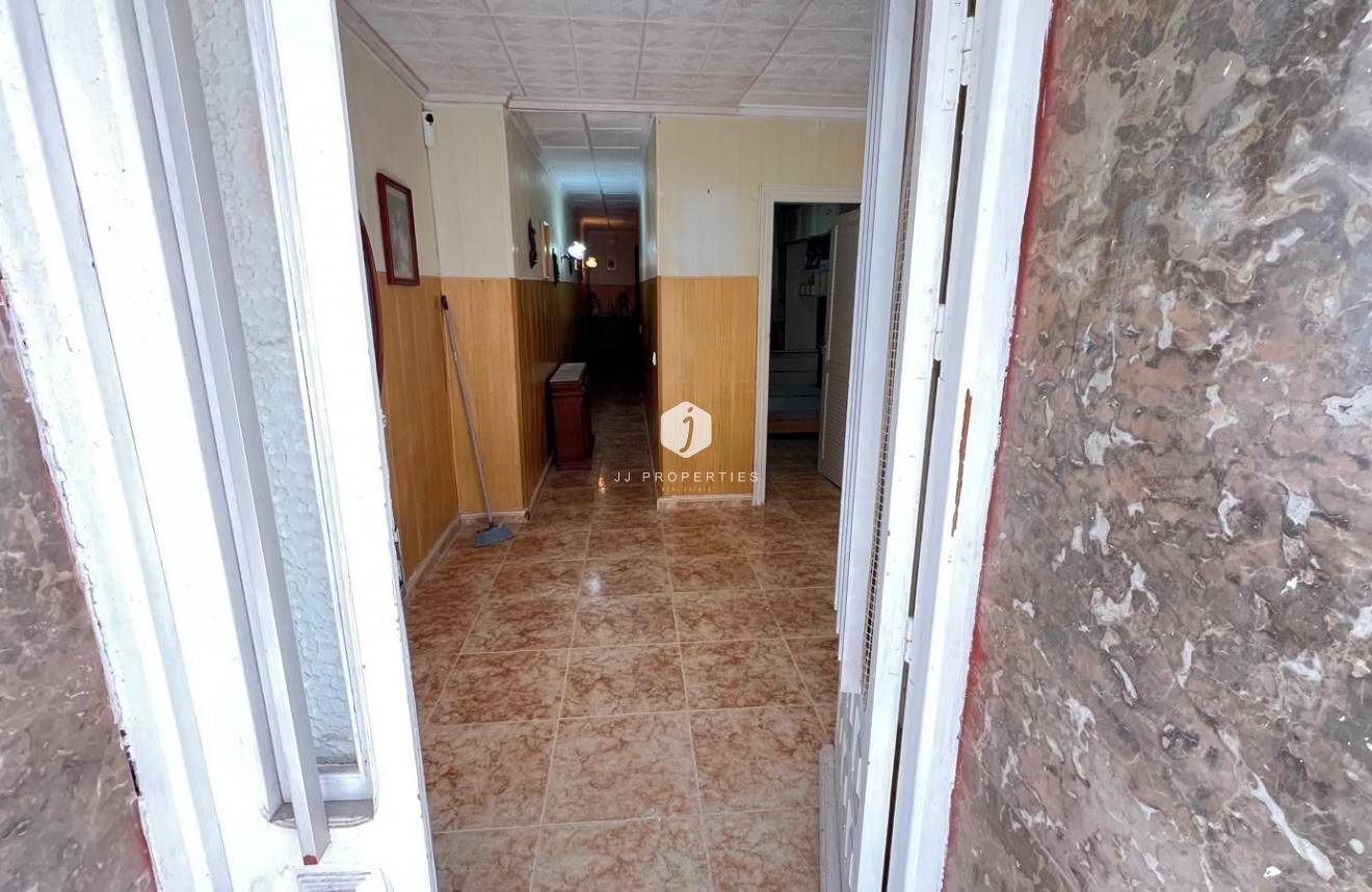 Resale - Apartment / flat -
Torrevieja