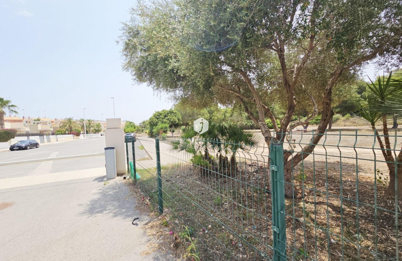 Resale - Villa -
Orihuela Costa - La Regia