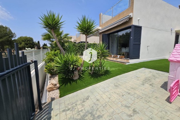 Resale - Villa -
Orihuela Costa - La Regia