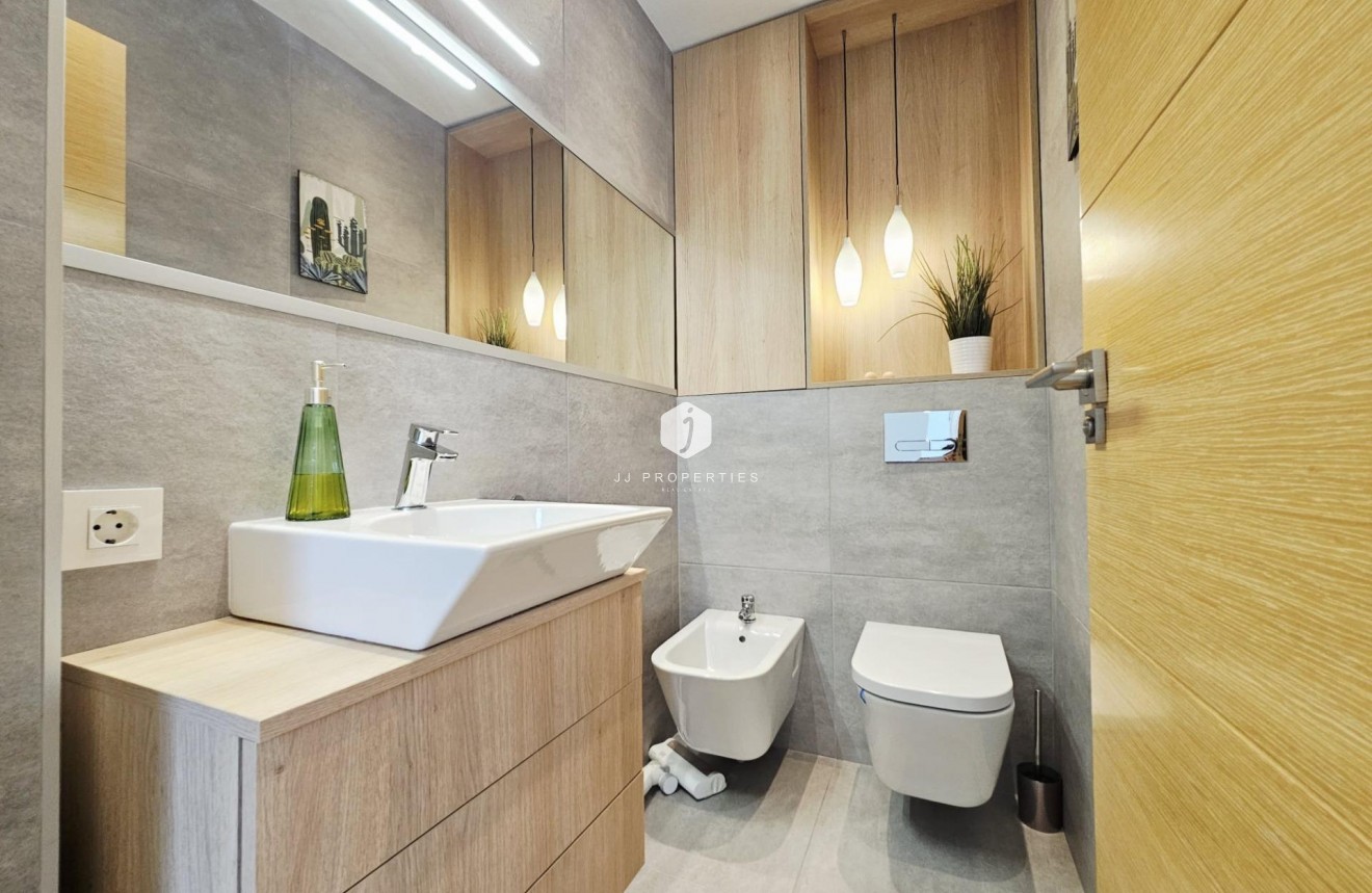 Resale - Villa -
Orihuela Costa - La Regia