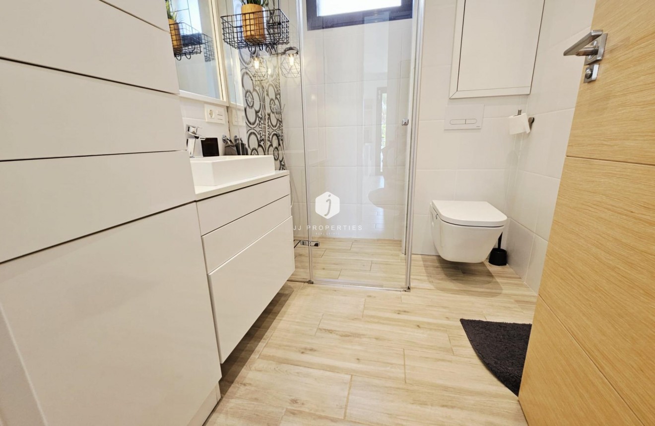 Resale - Villa -
Orihuela Costa - La Regia