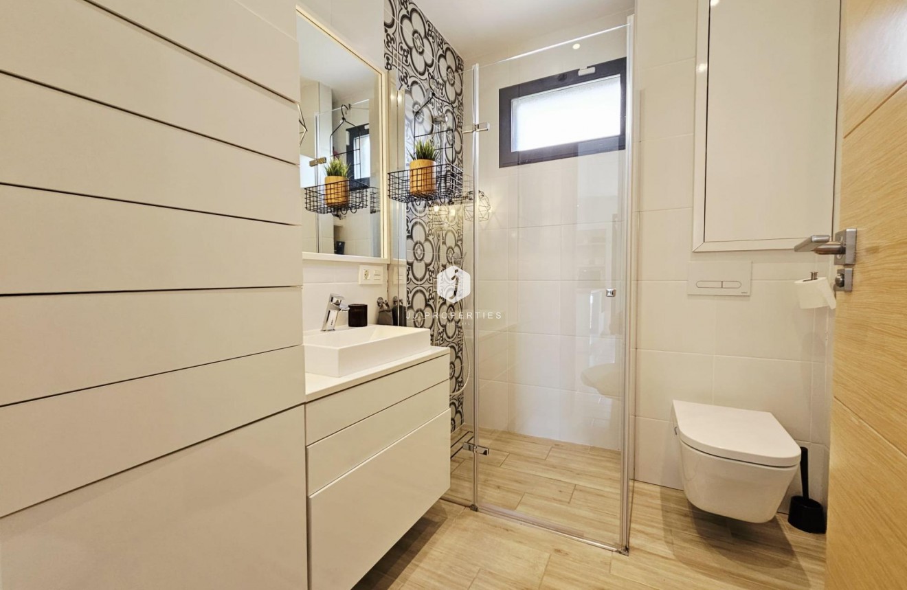 Resale - Villa -
Orihuela Costa - La Regia