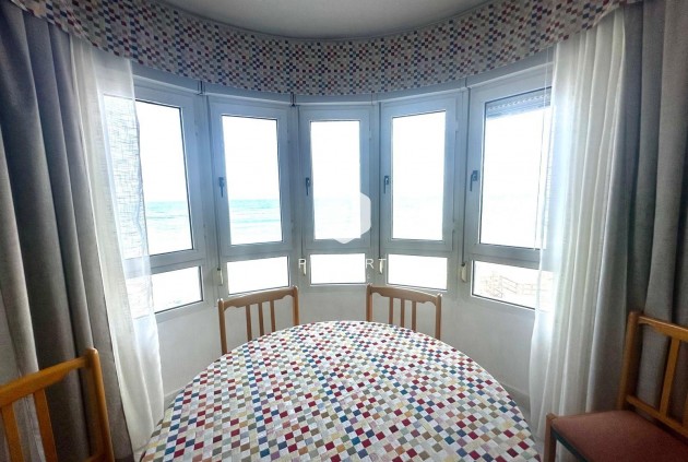 Resale - Apartment / flat -
Torrevieja - Centro