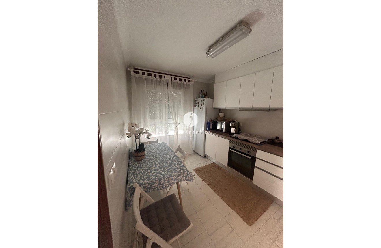 Resale - Chalet -
Torrevieja - Centro