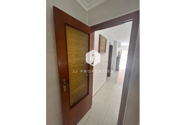 Resale - Chalet -
Torrevieja - Centro