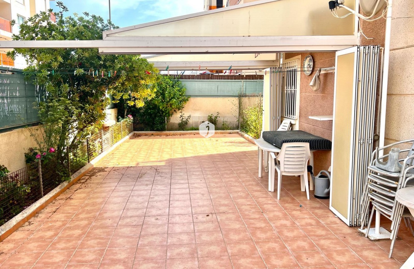 Resale - Apartment / flat -
Torrevieja - Playa del Cura