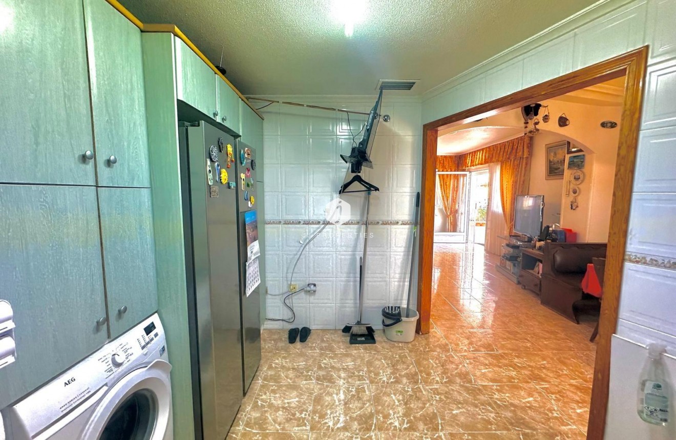 Resale - Apartment / flat -
Torrevieja - Playa del Cura