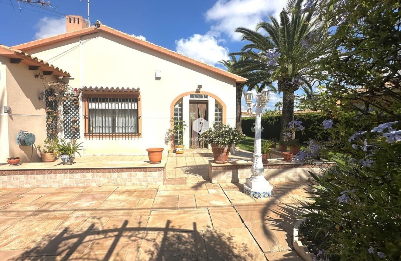 Aus zweiter Hand - Villa -
Cabo Roig - Costa Blanca