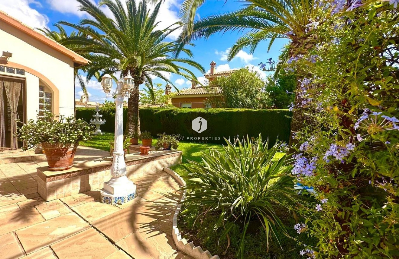 Aus zweiter Hand - Villa -
Cabo Roig - Costa Blanca