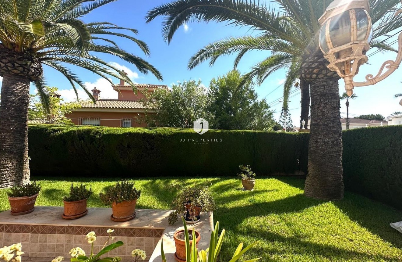 Aus zweiter Hand - Villa -
Cabo Roig - Costa Blanca