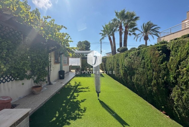 Aus zweiter Hand - Villa -
Cabo Roig - Costa Blanca