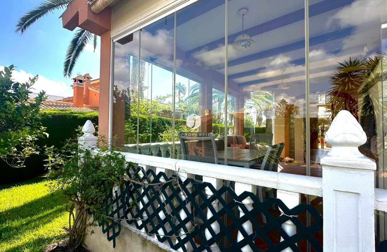 Aus zweiter Hand - Villa -
Cabo Roig - Costa Blanca