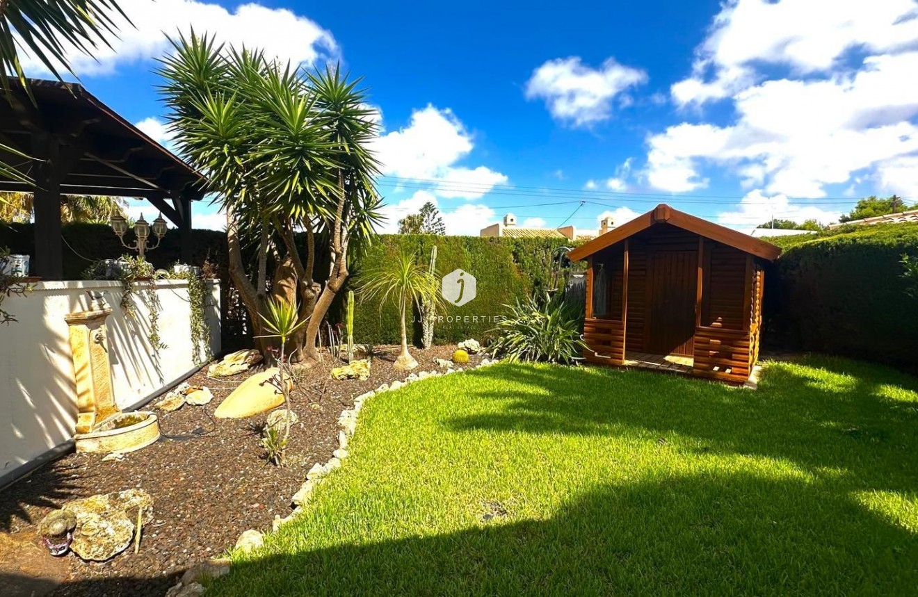 Aus zweiter Hand - Villa -
Cabo Roig - Costa Blanca