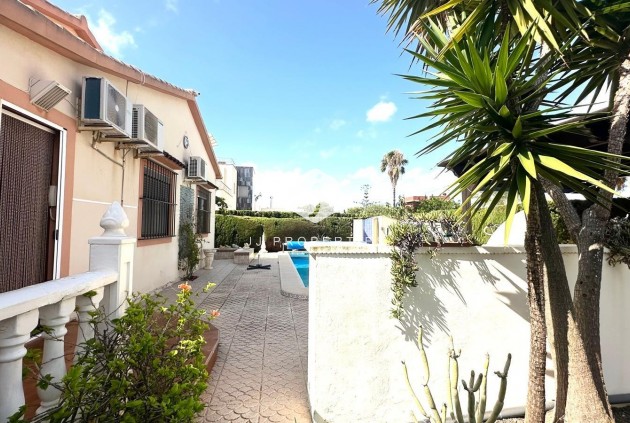 Aus zweiter Hand - Villa -
Cabo Roig - Costa Blanca