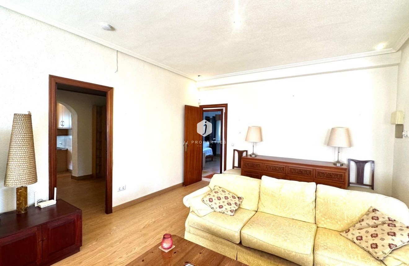 Aus zweiter Hand - Villa -
Cabo Roig - Costa Blanca