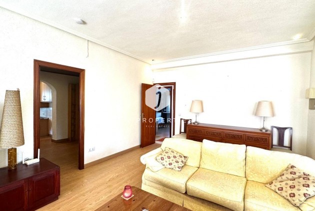 Aus zweiter Hand - Villa -
Cabo Roig - Costa Blanca