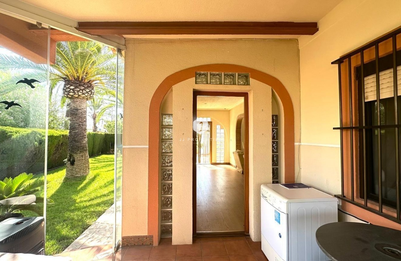 Aus zweiter Hand - Villa -
Cabo Roig - Costa Blanca