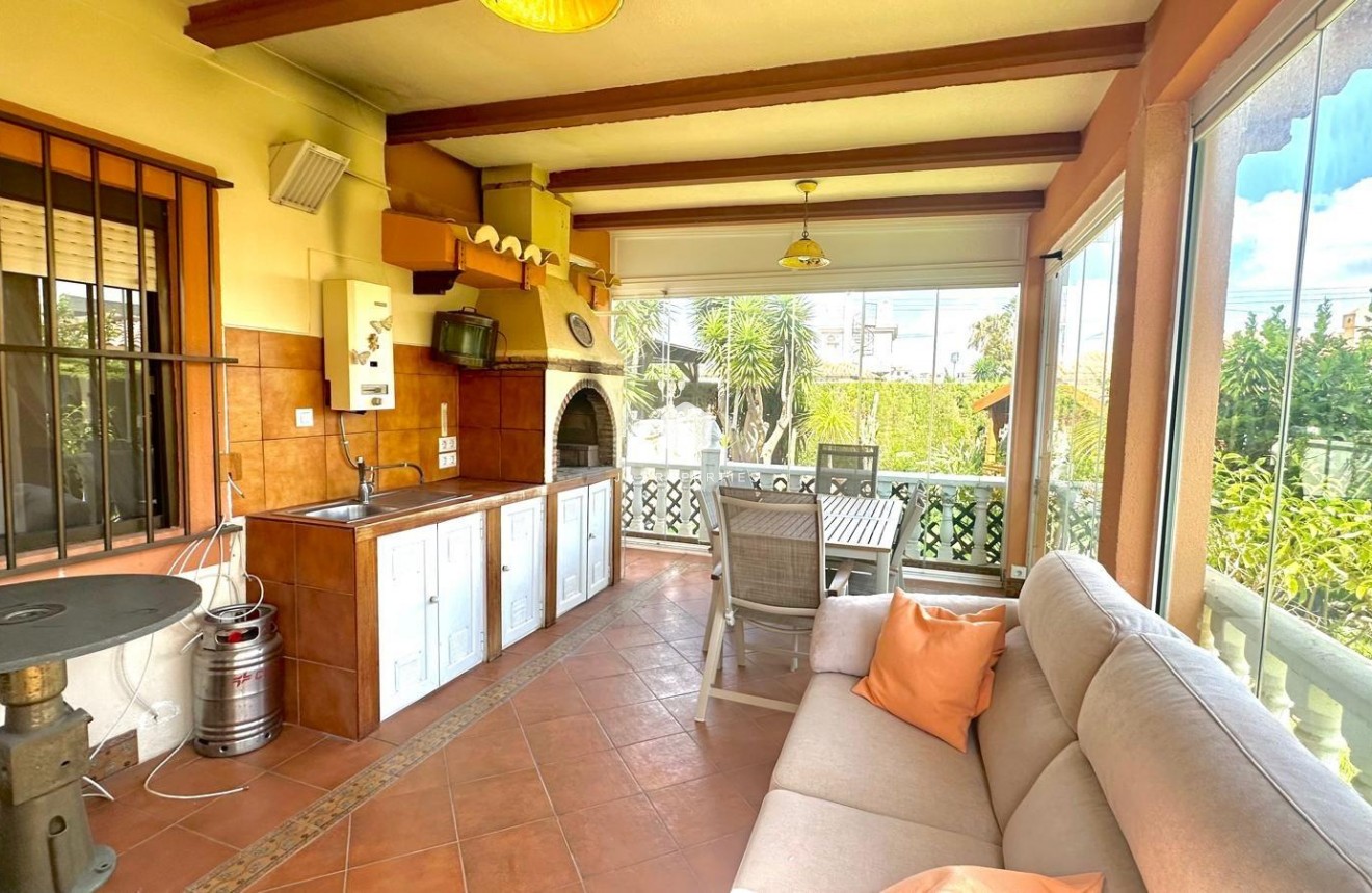 Aus zweiter Hand - Villa -
Cabo Roig - Costa Blanca