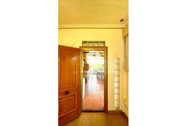 Aus zweiter Hand - Villa -
Cabo Roig - Costa Blanca