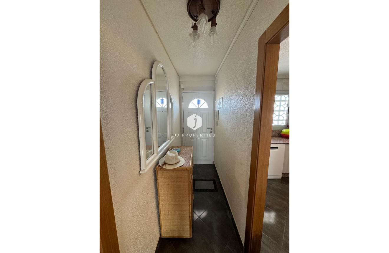 Resale - Apartment / flat -
Torrevieja - Playa del Cura