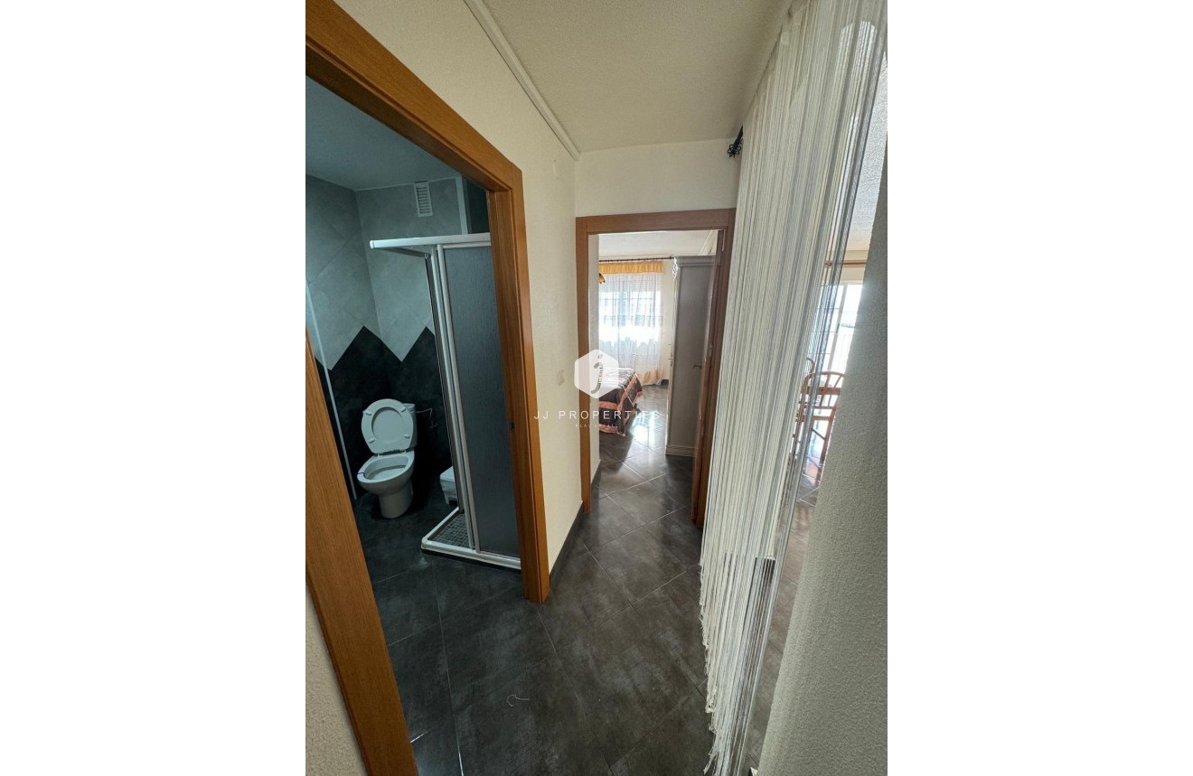 Resale - Apartment / flat -
Torrevieja - Playa del Cura