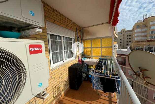 Resale - Apartment / flat -
Torrevieja - Playa del Cura