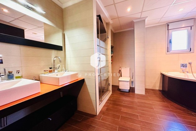 Resale - Apartment / flat -
Torrevieja - Estacion de autobuses