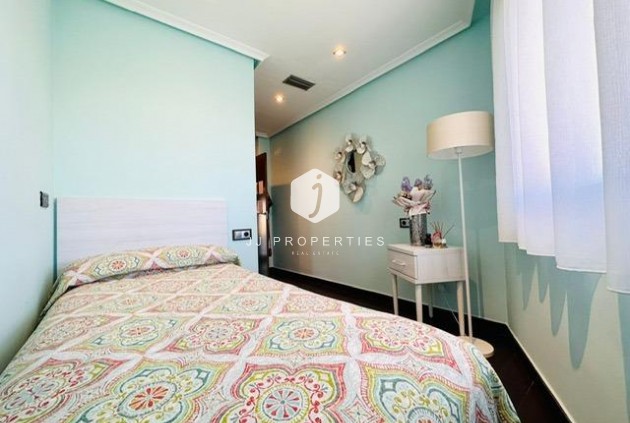 Resale - Apartment / flat -
Torrevieja - Estacion de autobuses