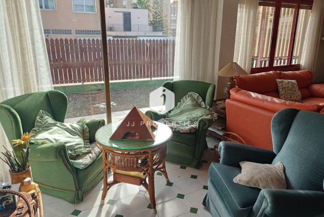 Resale - Villa -
Orihuela Costa - Campoamor