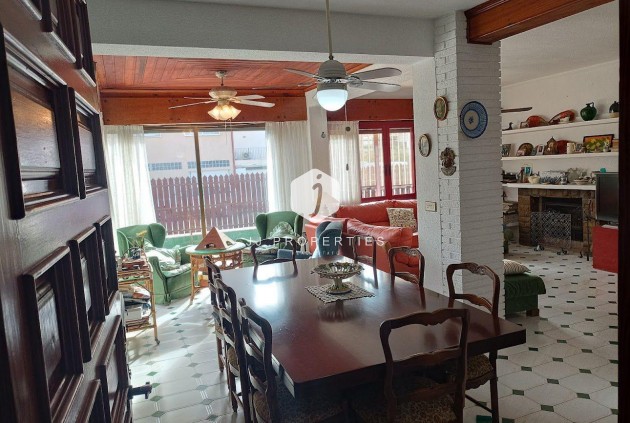 Resale - Villa -
Orihuela Costa - Campoamor