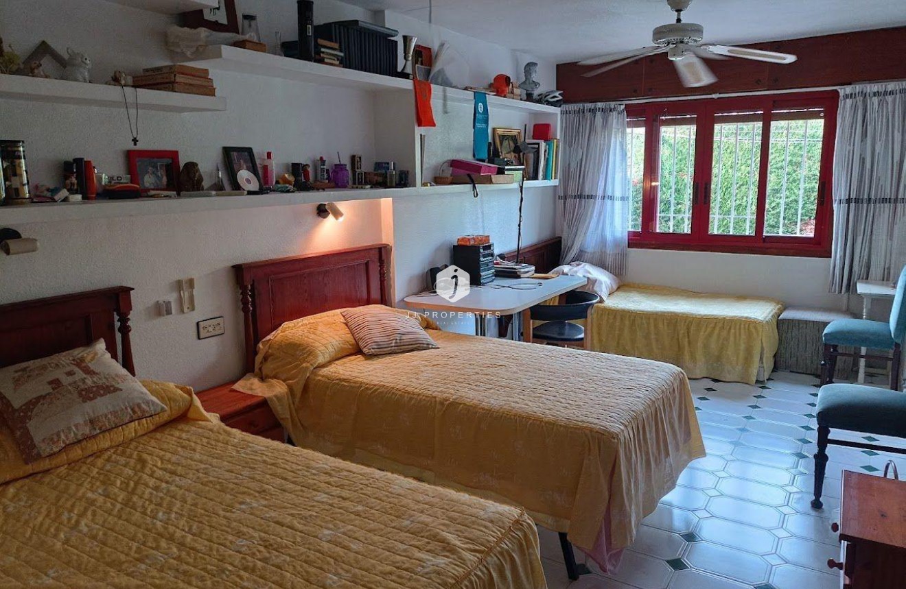 Resale - Villa -
Orihuela Costa - Campoamor